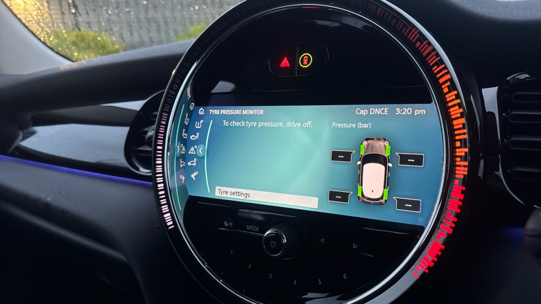 MINI Hatchback 1.5 Cooper Classic Premium 5dr Auto Petrol Hatchback